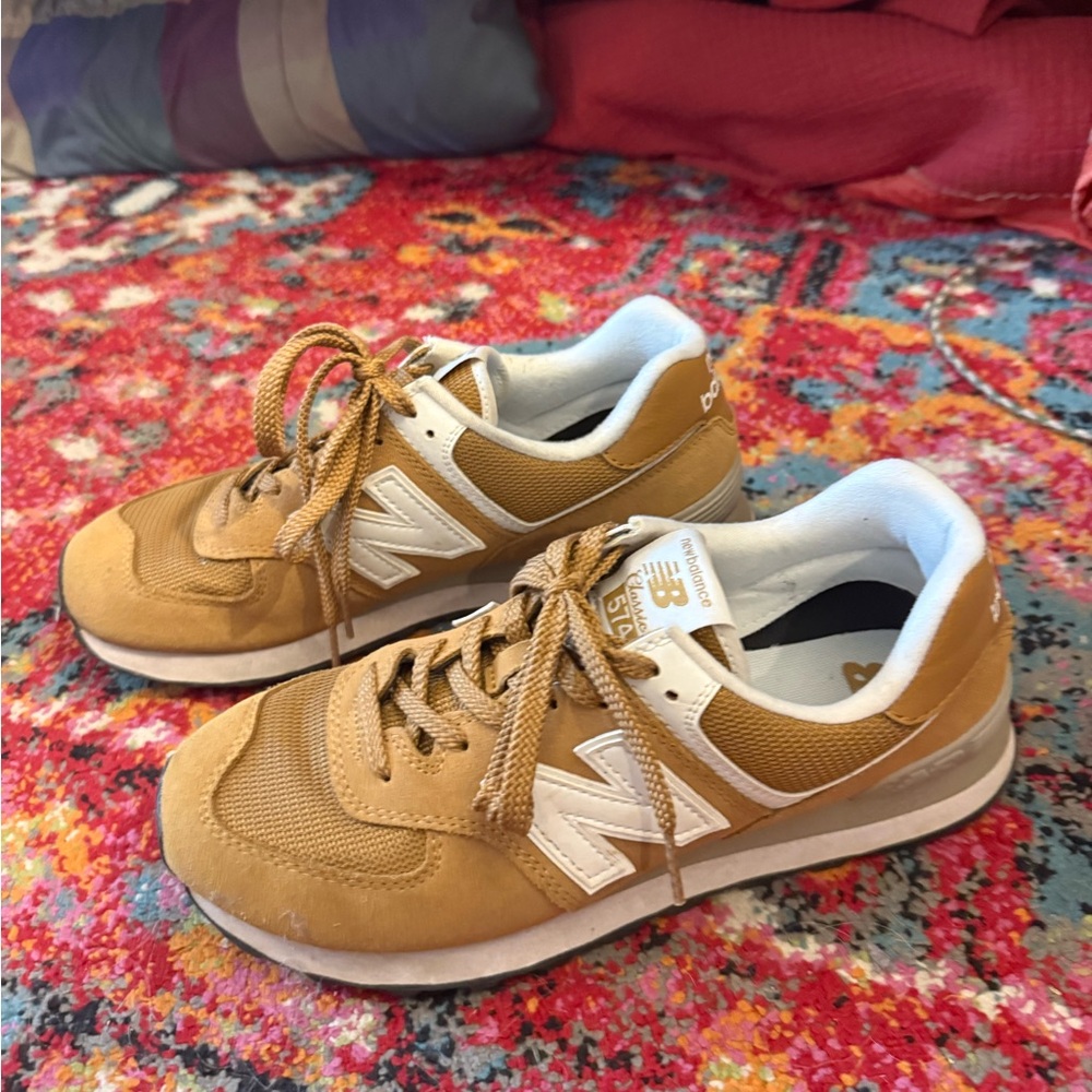 New Balance Tan Sneakers 7.5